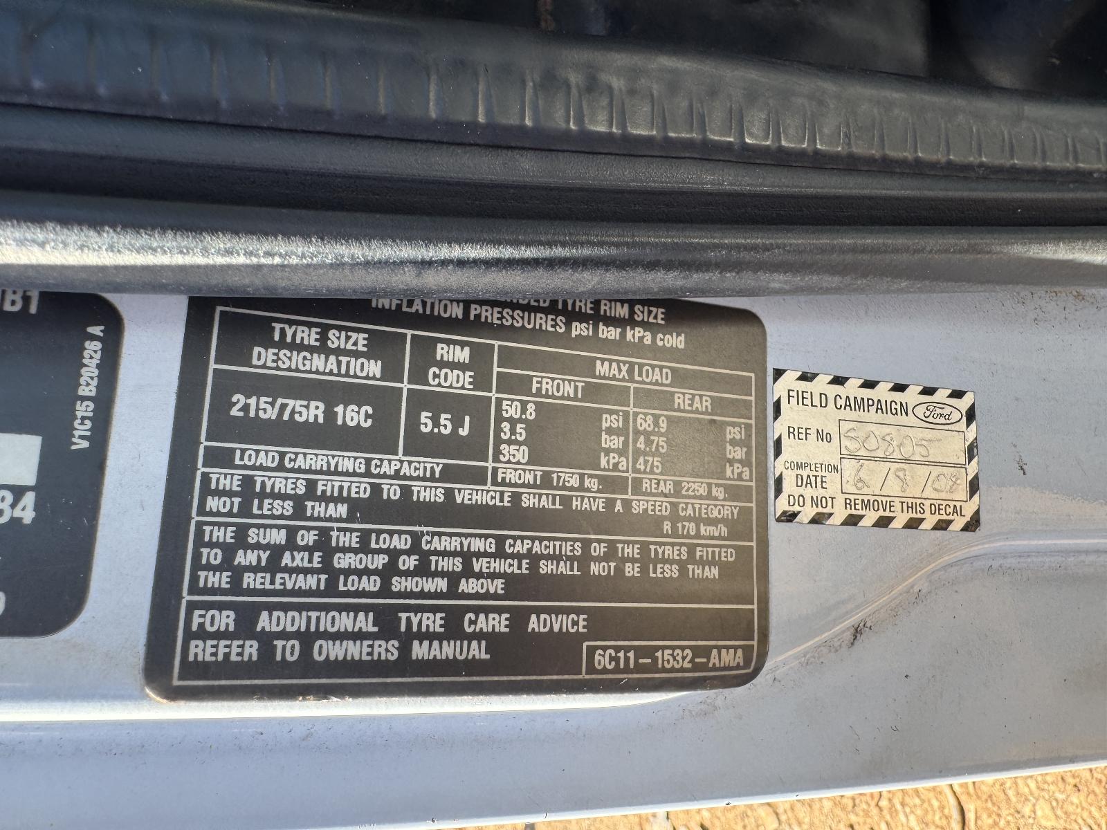 View FORD TRANSIT 2006 2 Door Van Breaking