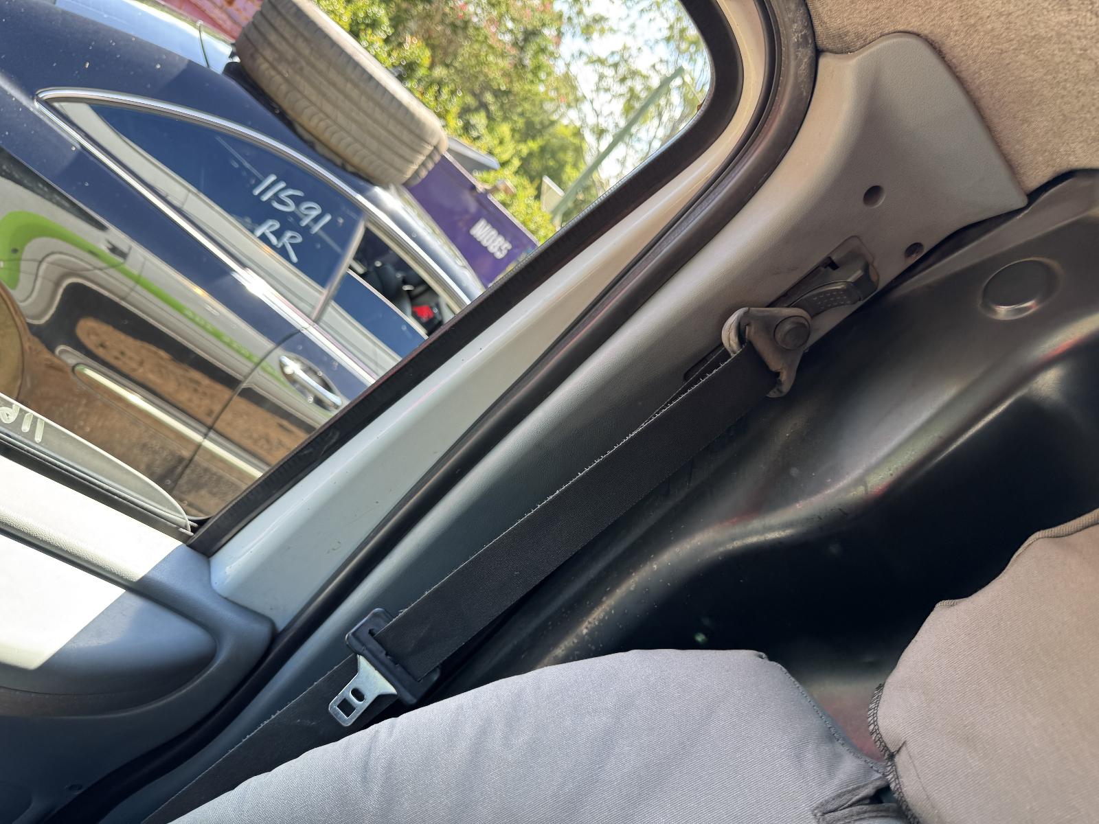 View FORD TRANSIT 2006 2 Door Van Breaking