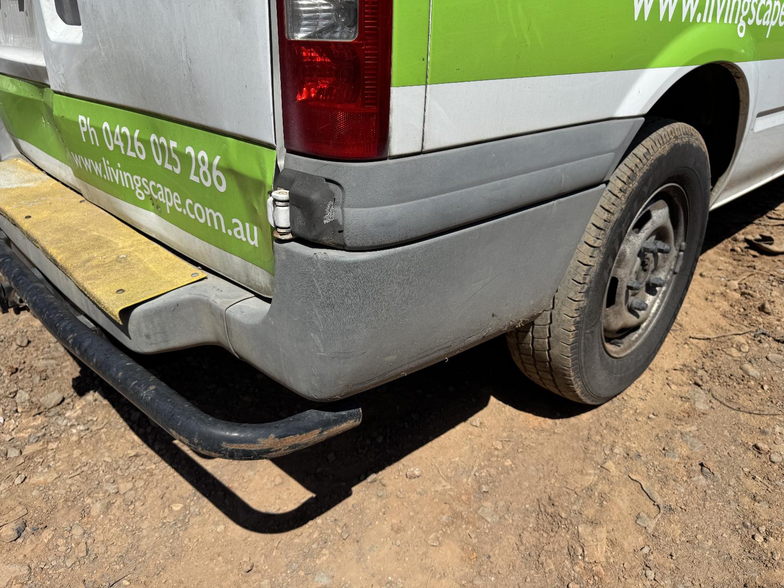 View FORD TRANSIT 2006 2 Door Van Breaking
