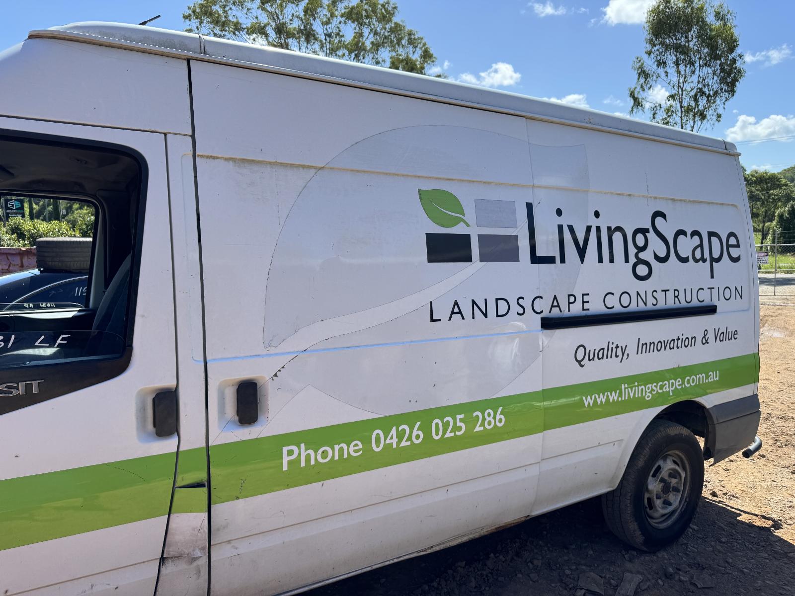 View FORD TRANSIT 2006 2 Door Van Breaking