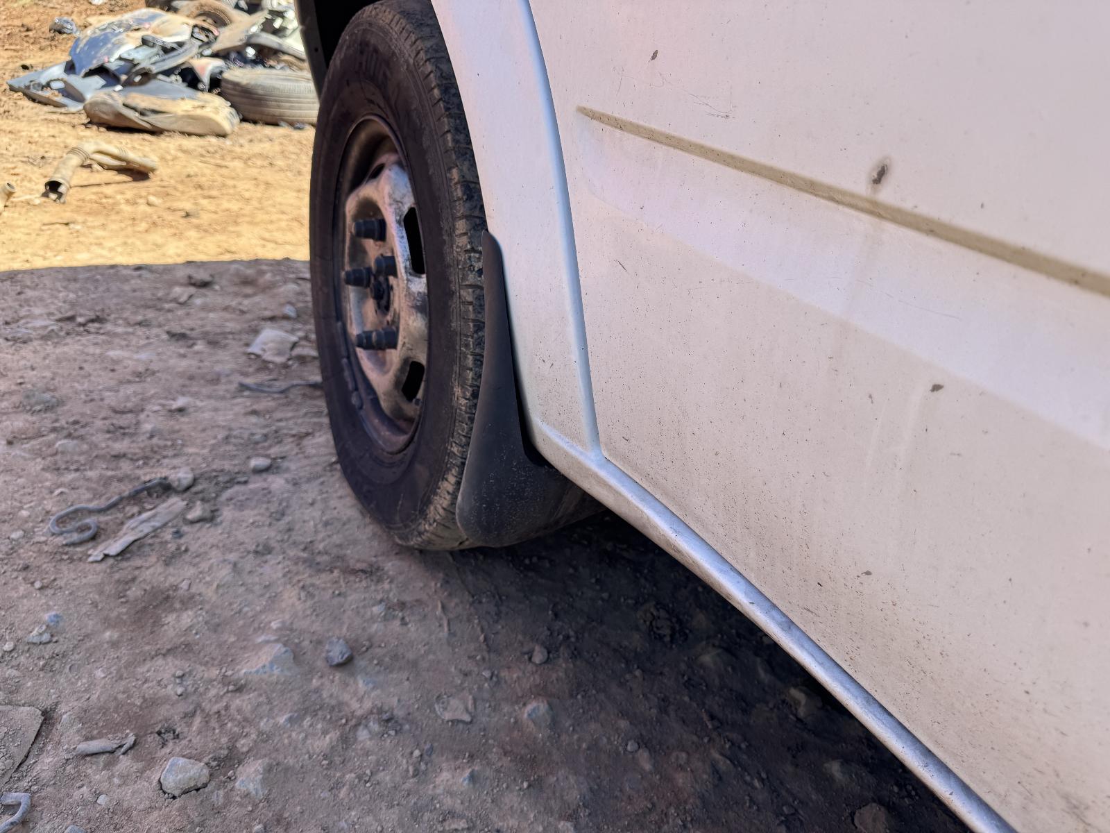 View FORD TRANSIT 2006 2 Door Van Breaking