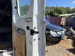 View FORD TRANSIT 2006 2 Door Van Breaking
