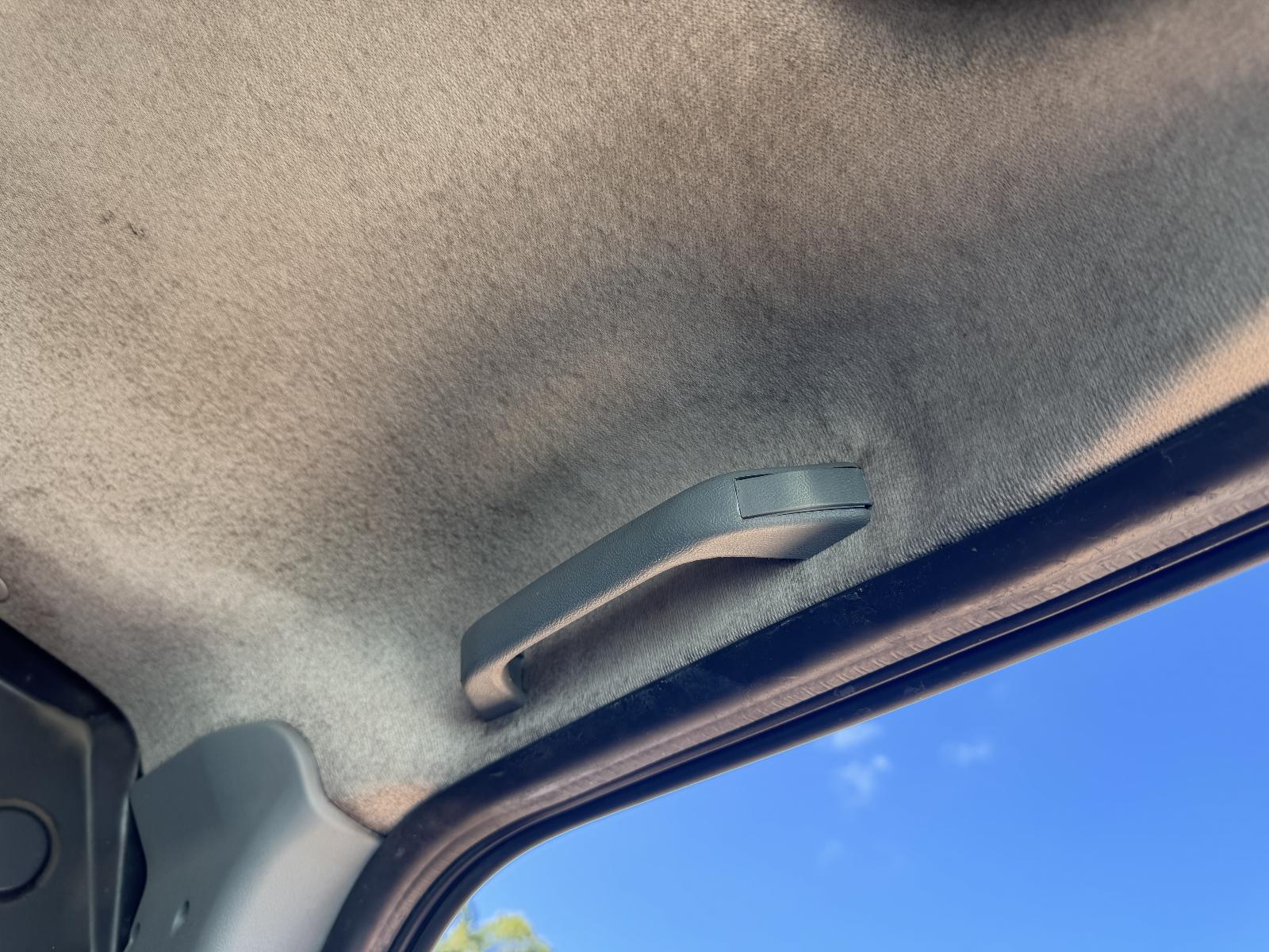 View FORD TRANSIT 2006 2 Door Van Breaking