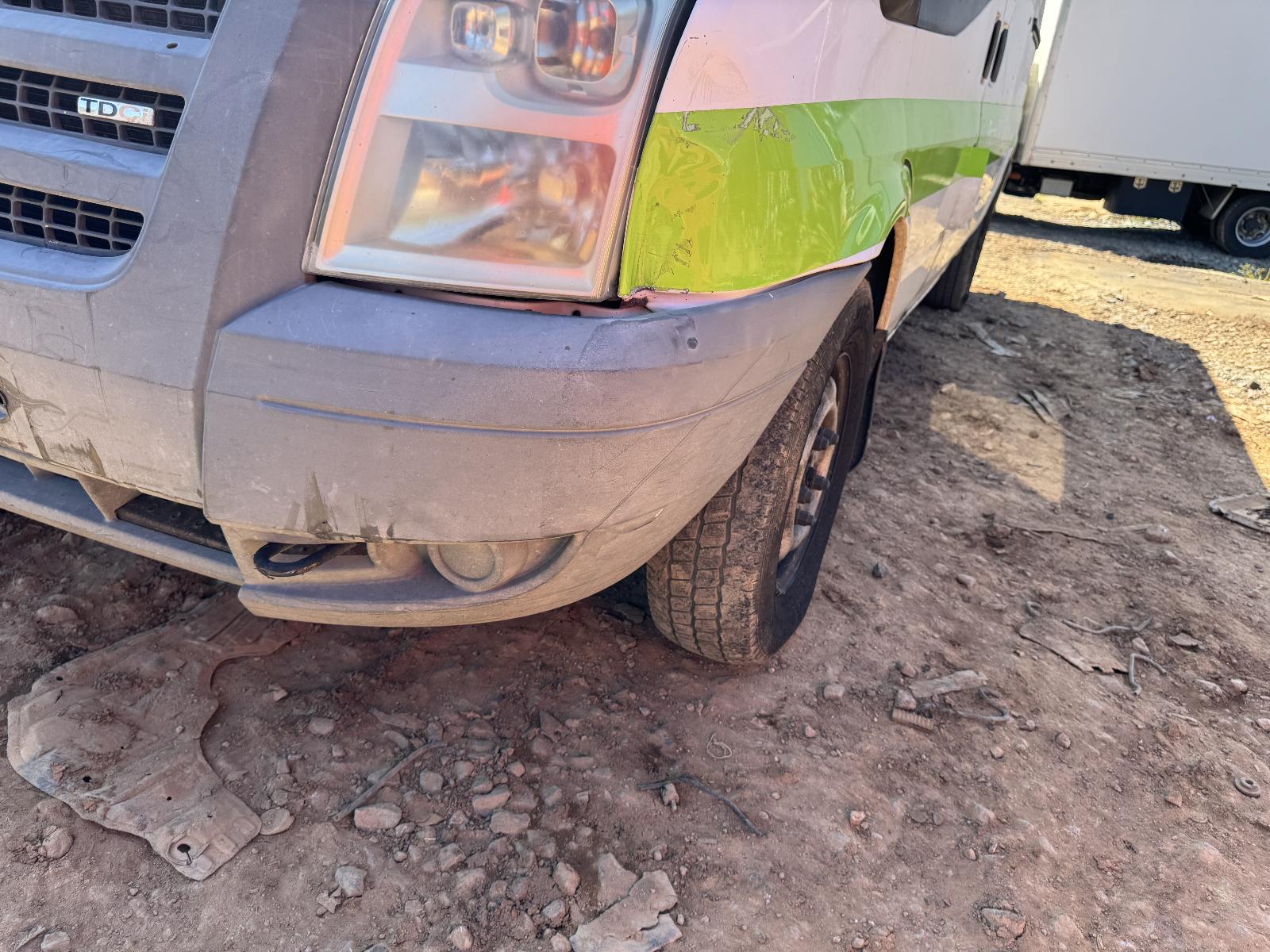 View FORD TRANSIT 2006 2 Door Van Breaking
