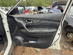 View NISSAN XTRAIL 2022 5 Door Station Wagon Breaking