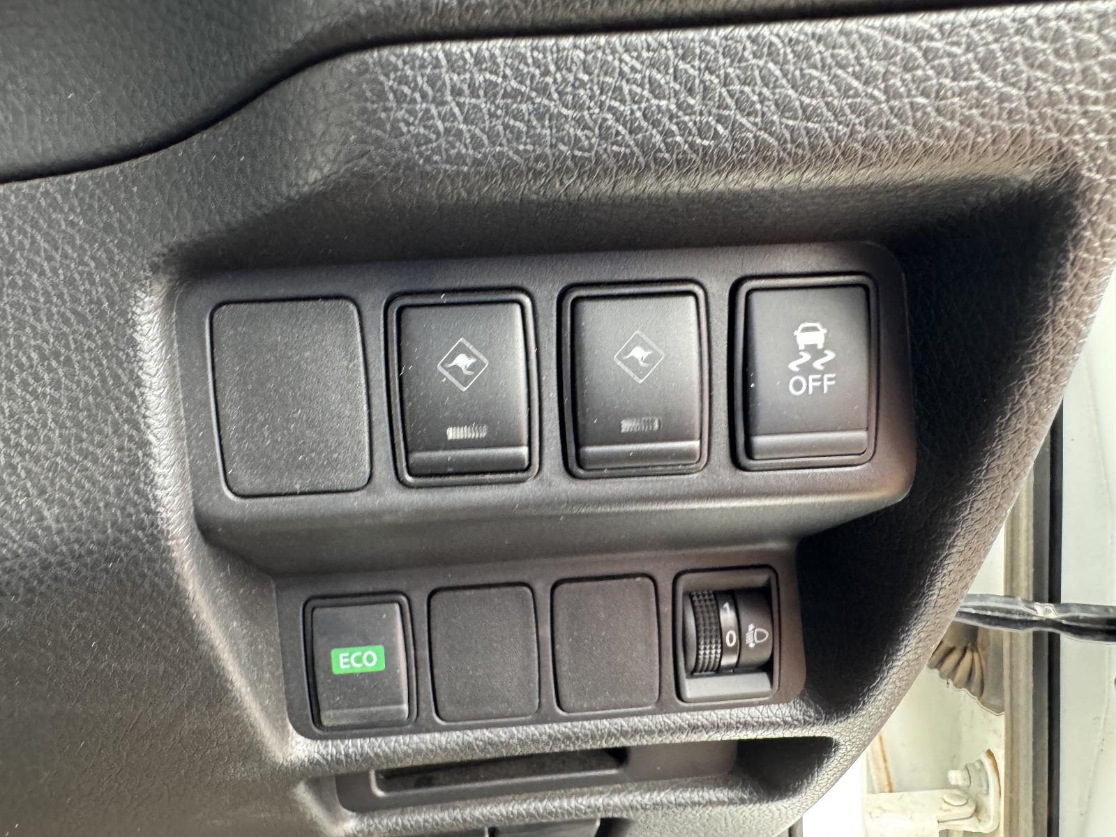 View NISSAN XTRAIL 2022 5 Door Station Wagon Breaking