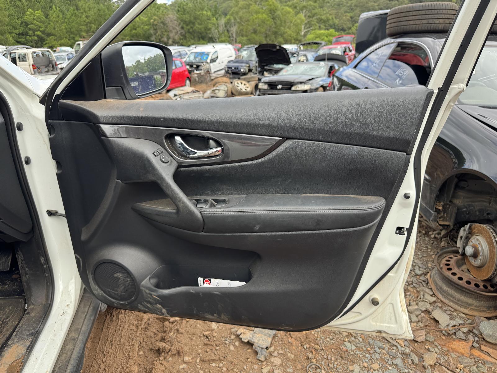 View NISSAN XTRAIL 2022 5 Door Station Wagon Breaking