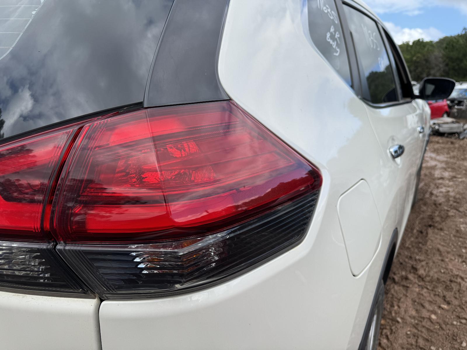 View NISSAN XTRAIL 2022 5 Door Station Wagon Breaking