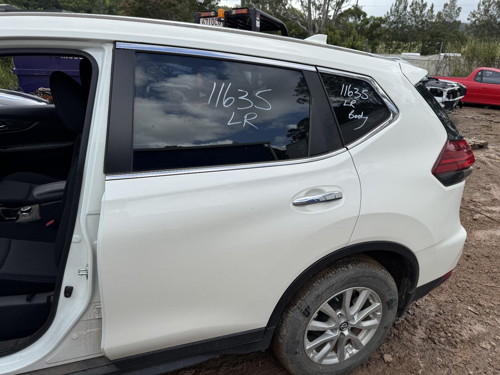 View NISSAN XTRAIL 2022 5 Door Station Wagon Breaking