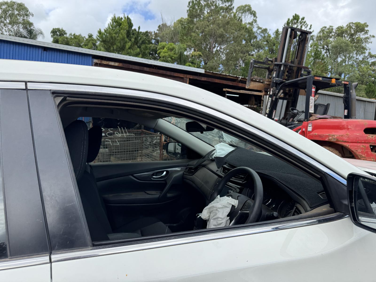 View NISSAN XTRAIL 2022 5 Door Station Wagon Breaking