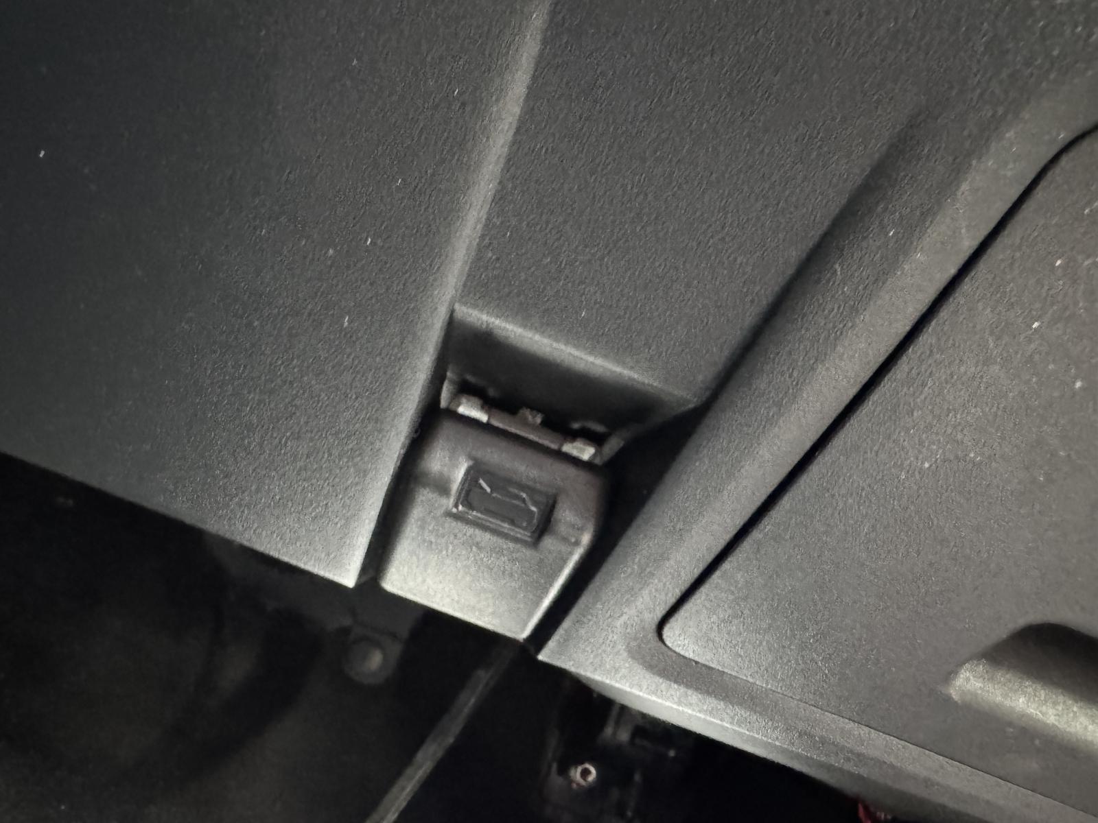 View MITSUBISHI PAJERO 2016 5 Door Station Wagon Breaking