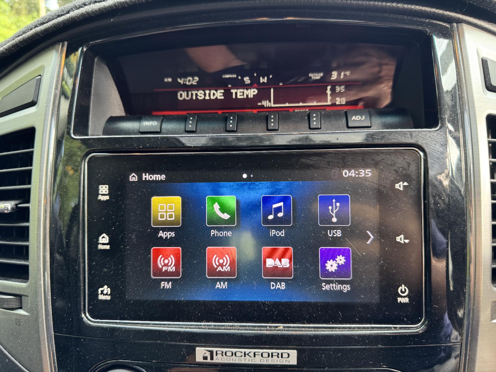 View MITSUBISHI PAJERO 2016 5 Door Station Wagon Breaking