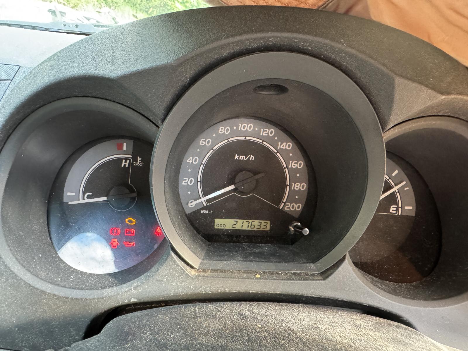 View TOYOTA HILUX 2006 2 Door Utility Breaking