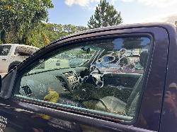 View TOYOTA HILUX 2006 2 Door Utility Breaking