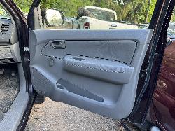 View TOYOTA HILUX 2006 2 Door Utility Breaking