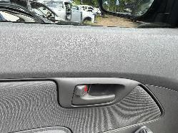 View TOYOTA HILUX 2006 2 Door Utility Breaking