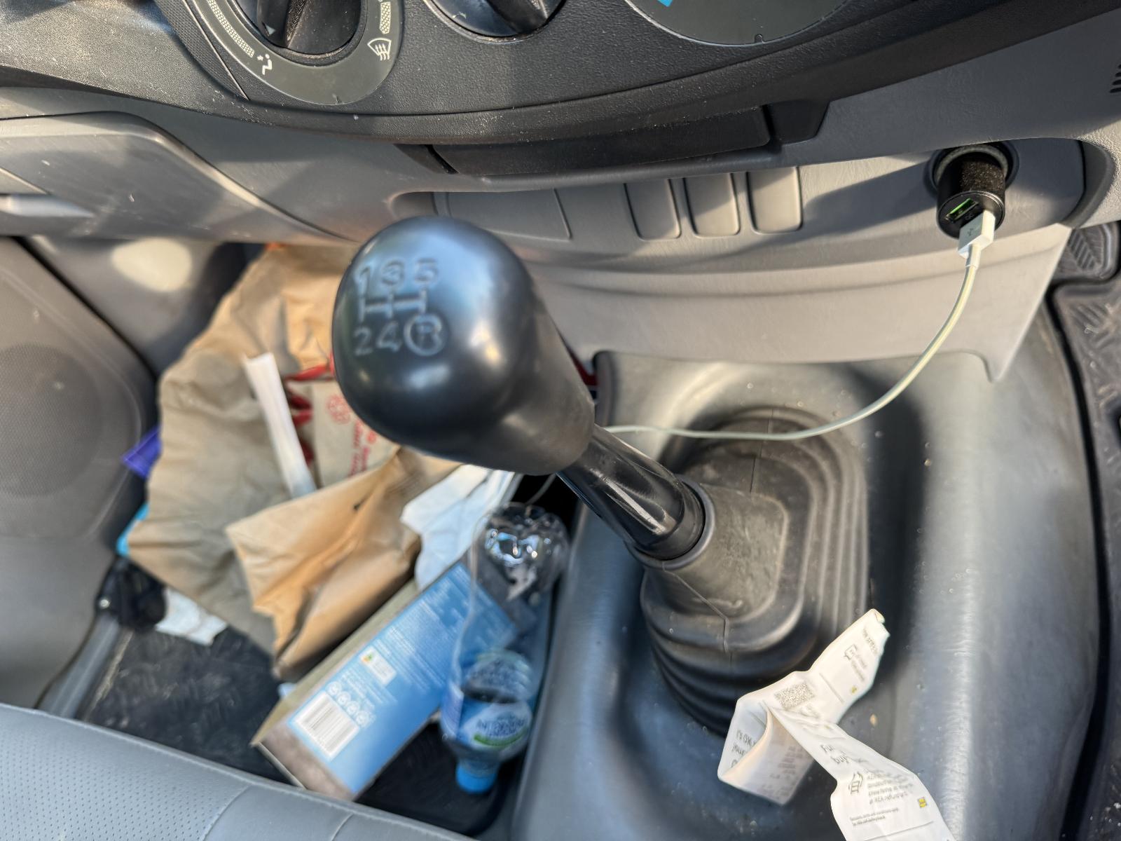 View TOYOTA HILUX 2006 2 Door Utility Breaking