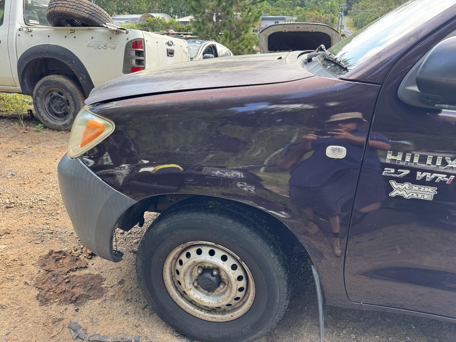 View TOYOTA HILUX 2006 2 Door Utility Breaking
