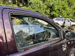 View TOYOTA HILUX 2006 2 Door Utility Breaking