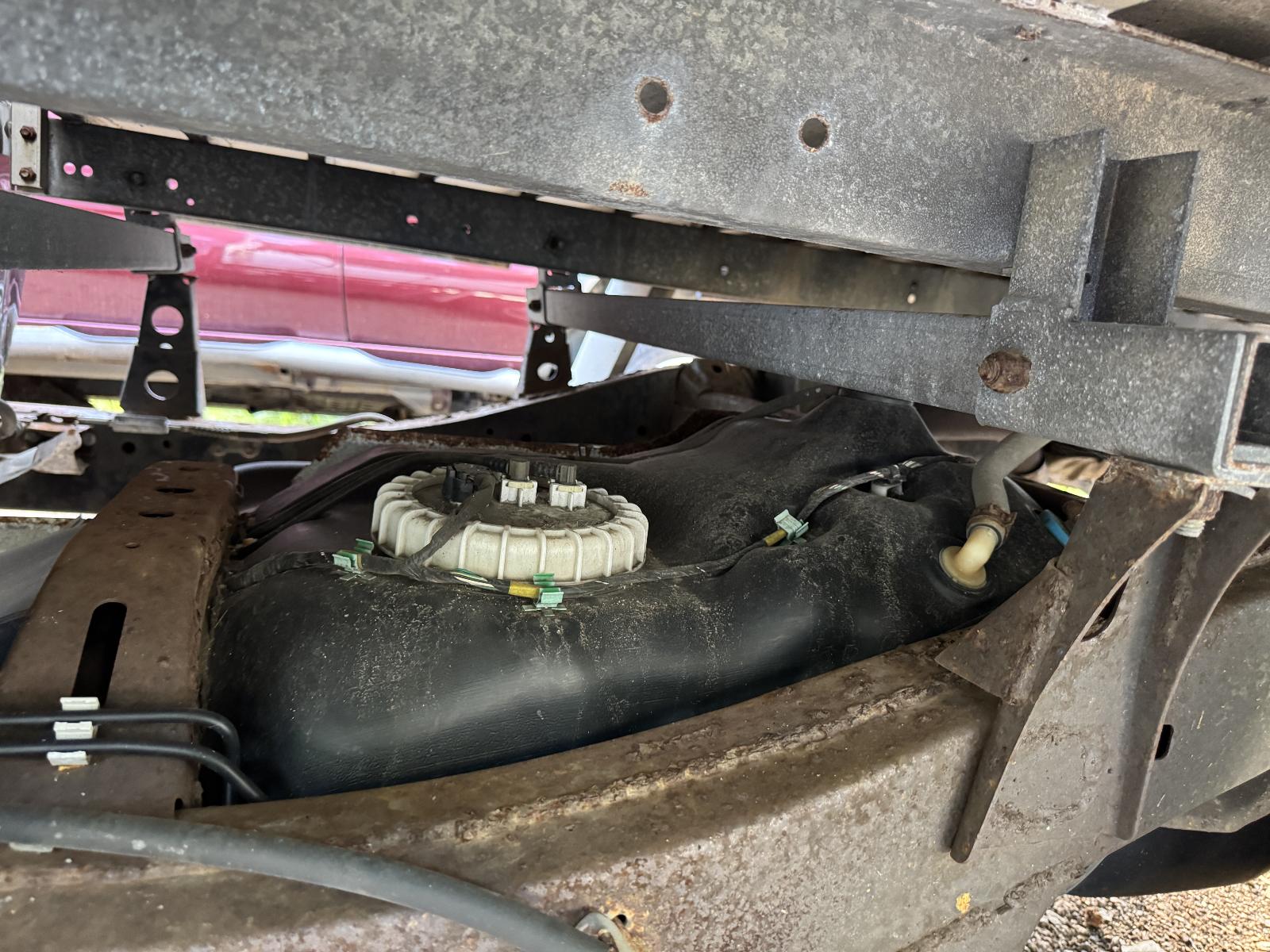 View TOYOTA HILUX 2006 2 Door Utility Breaking