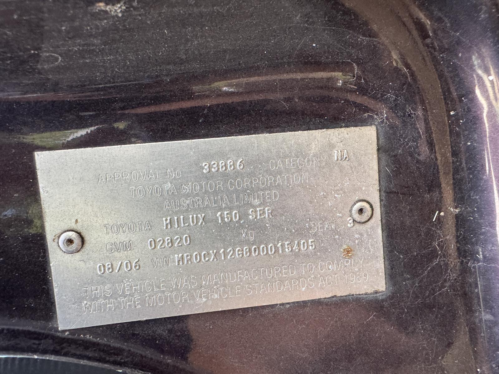 View TOYOTA HILUX 2006 2 Door Utility Breaking