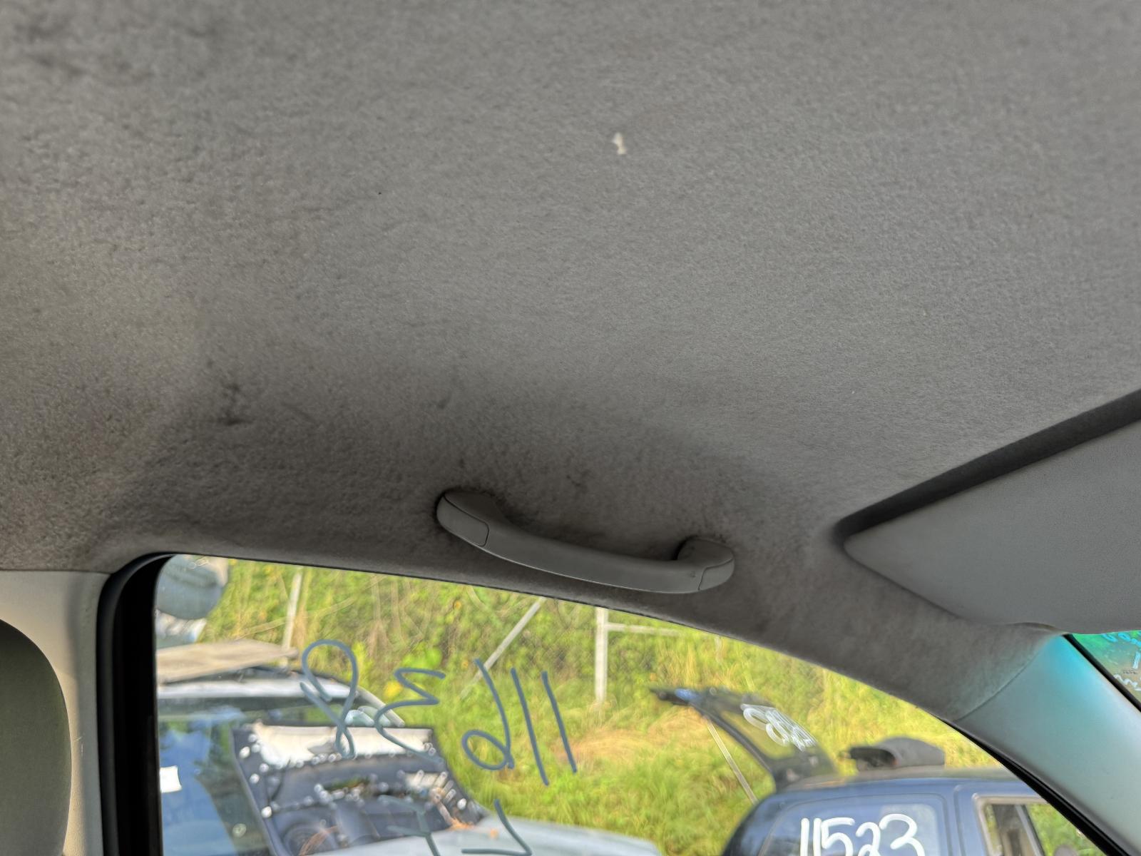 View TOYOTA HILUX 2006 2 Door Utility Breaking
