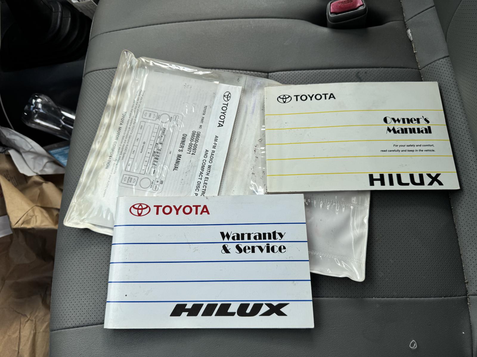 View TOYOTA HILUX 2006 2 Door Utility Breaking