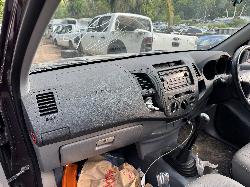 View TOYOTA HILUX 2006 2 Door Utility Breaking