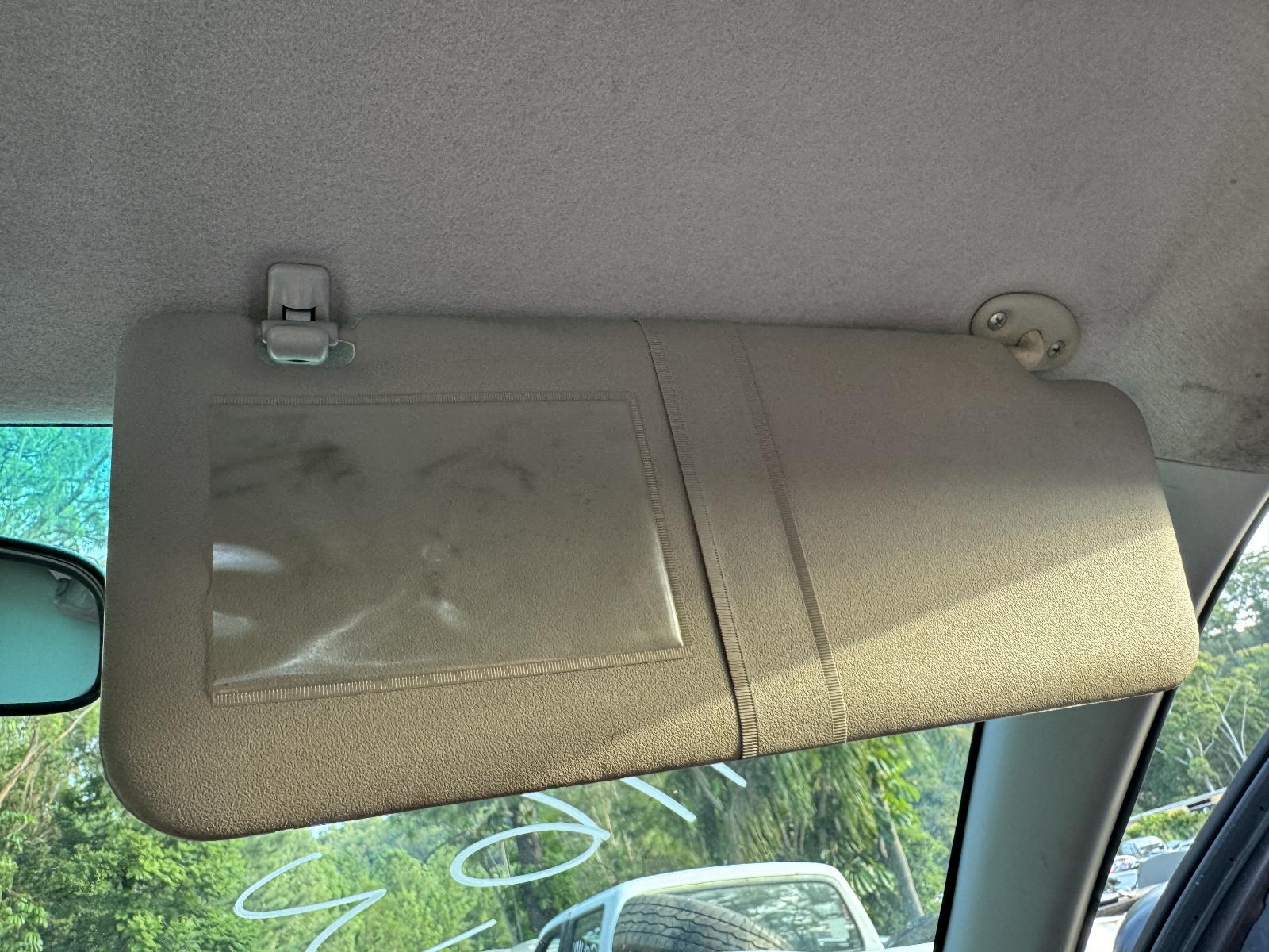 View TOYOTA HILUX 2006 2 Door Utility Breaking