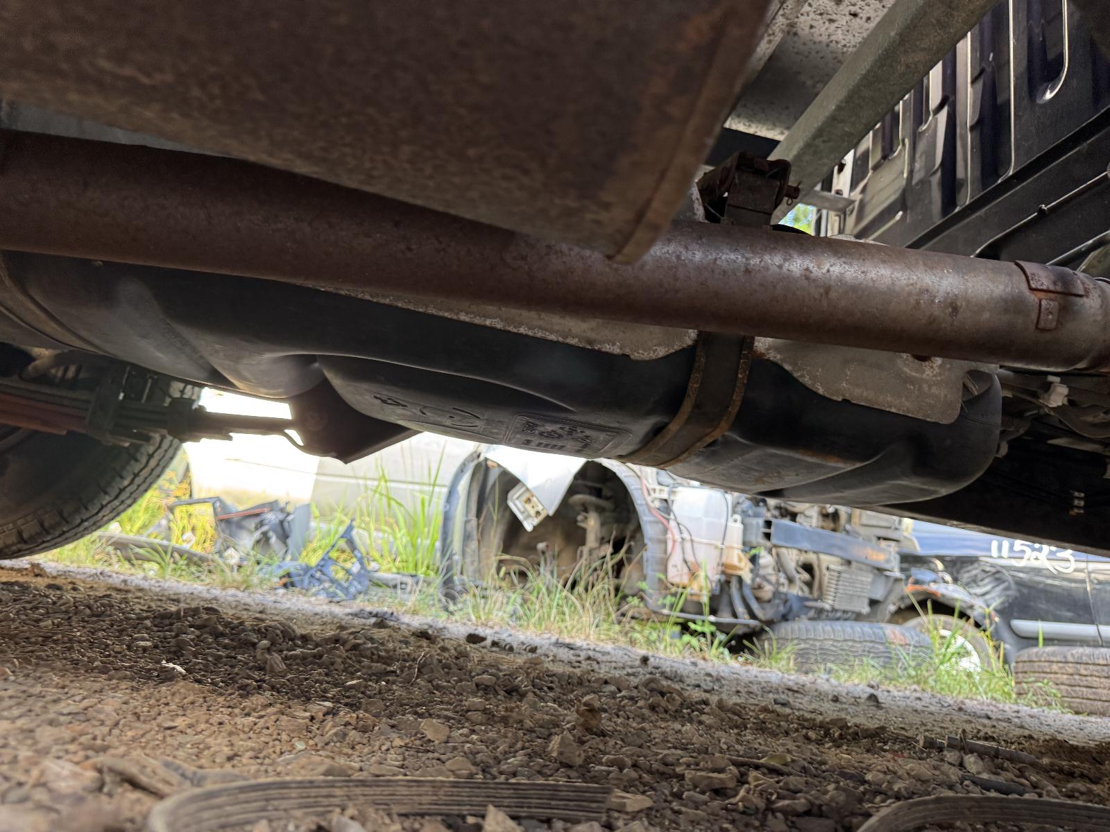 View TOYOTA HILUX 2006 2 Door Utility Breaking