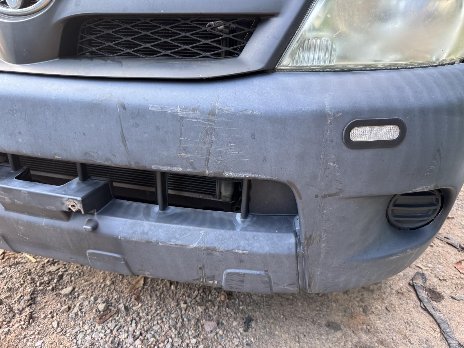 View TOYOTA HILUX 2006 2 Door Utility Breaking