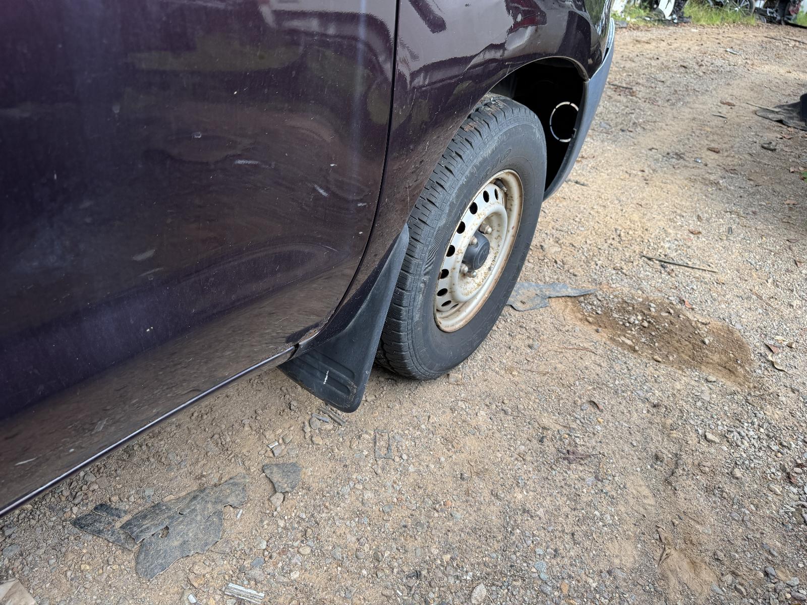 View TOYOTA HILUX 2006 2 Door Utility Breaking