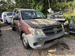 View TOYOTA HILUX 2006 2 Door Utility Breaking