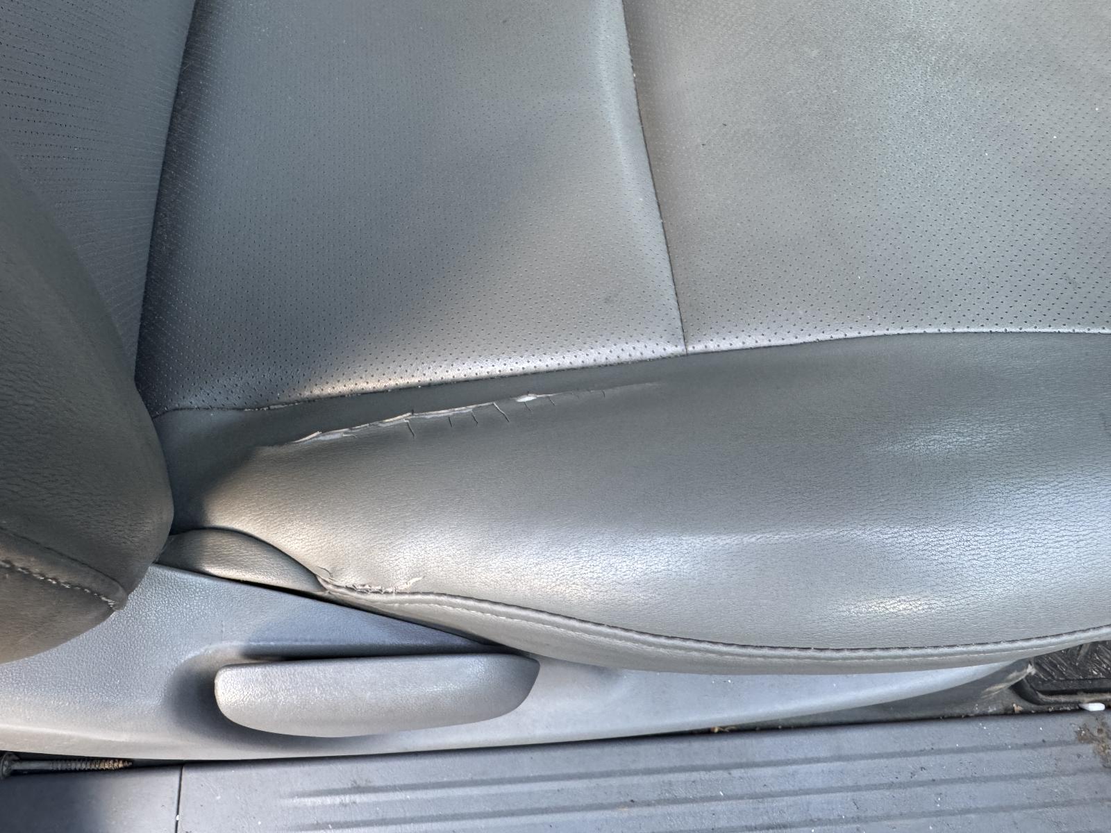 View TOYOTA HILUX 2006 2 Door Utility Breaking