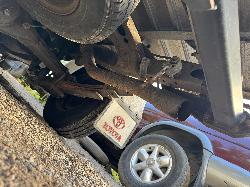 View TOYOTA HILUX 2006 2 Door Utility Breaking