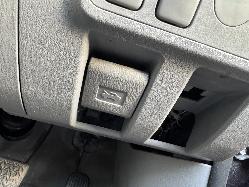 View TOYOTA HILUX 2006 2 Door Utility Breaking