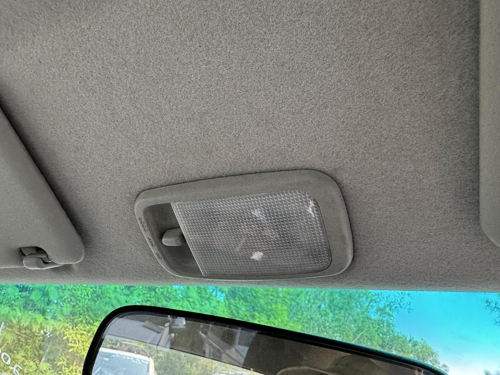 View TOYOTA HILUX 2006 2 Door Utility Breaking