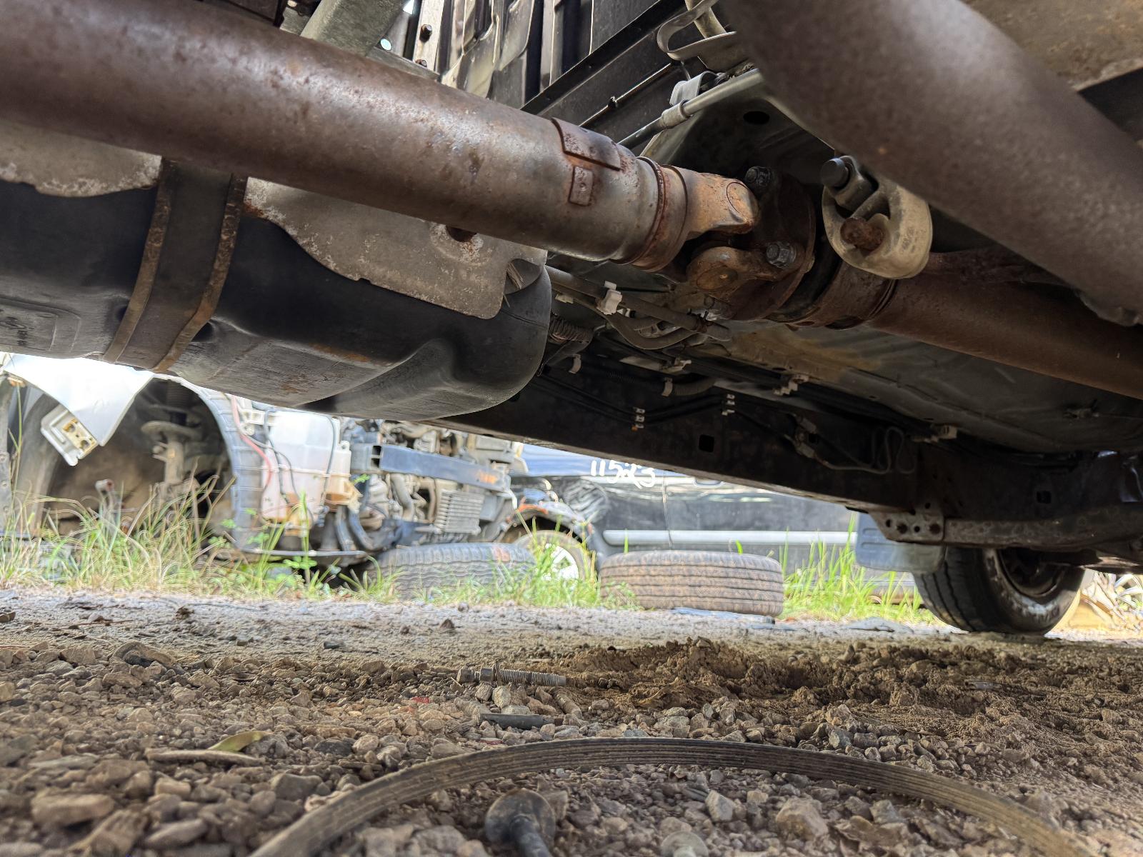 View TOYOTA HILUX 2006 2 Door Utility Breaking