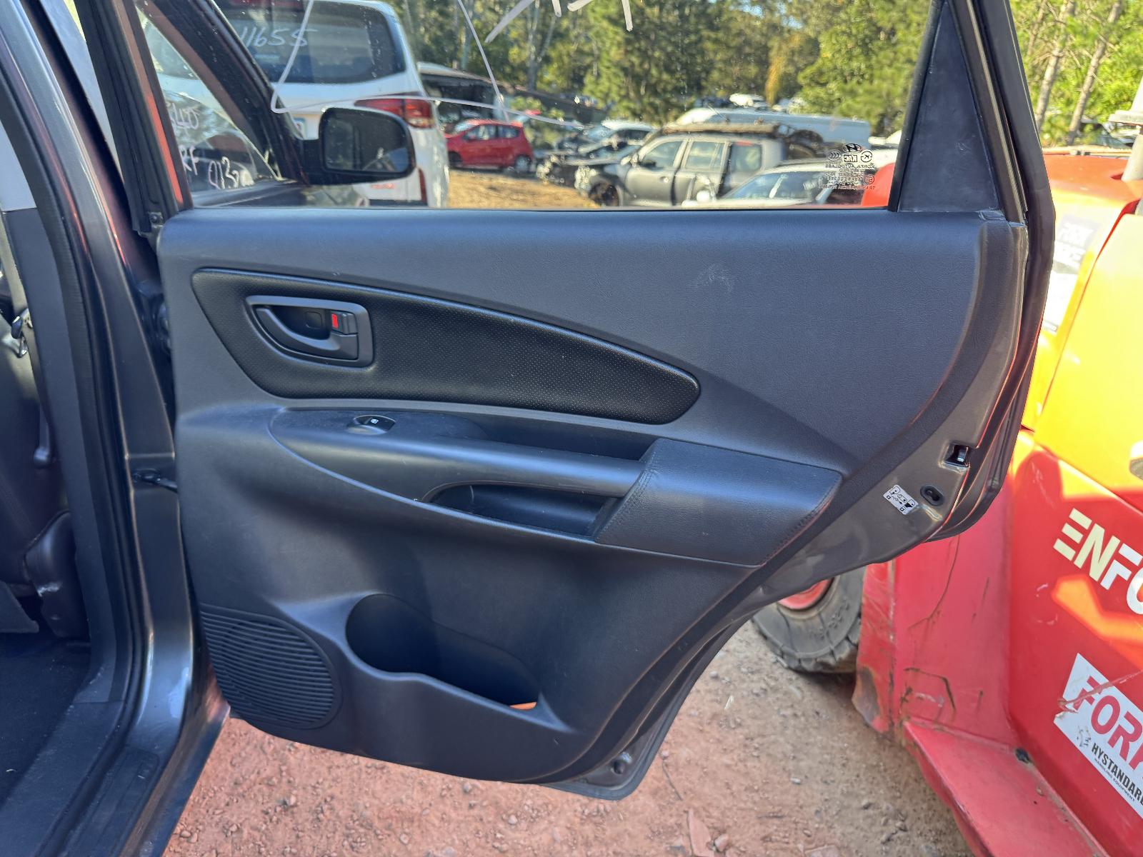 View HYUNDAI TUCSON 2009 5 Door Station Wagon Breaking