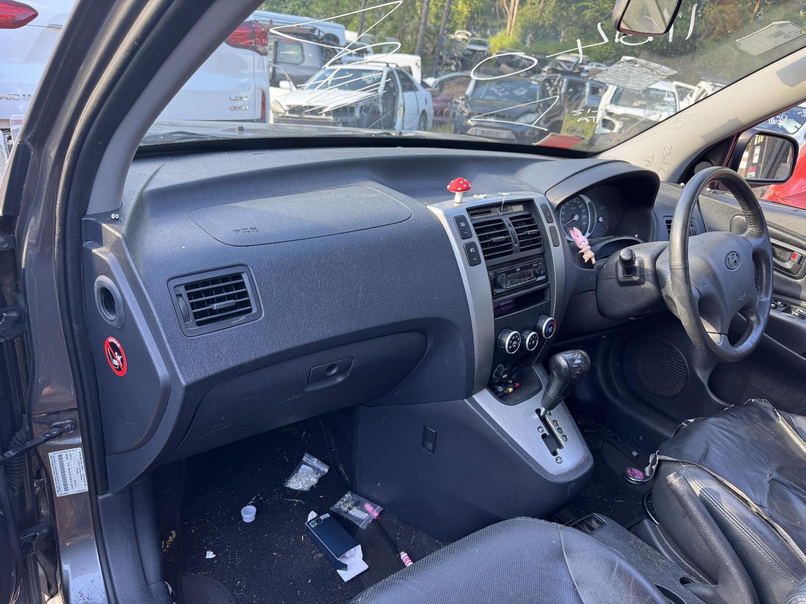 View HYUNDAI TUCSON 2009 5 Door Station Wagon Breaking