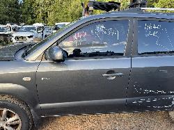 View HYUNDAI TUCSON 2009 5 Door Station Wagon Breaking