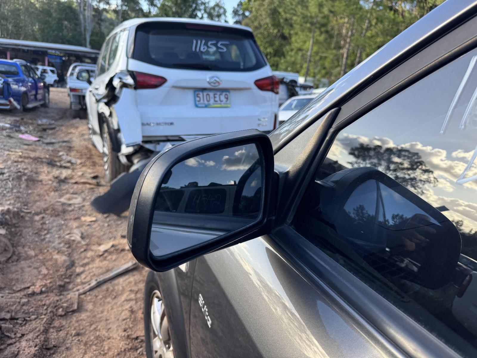 View HYUNDAI TUCSON 2009 5 Door Station Wagon Breaking