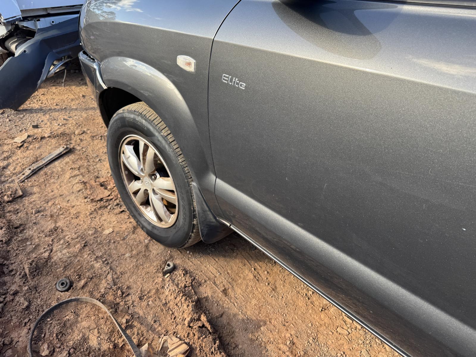 View HYUNDAI TUCSON 2009 5 Door Station Wagon Breaking