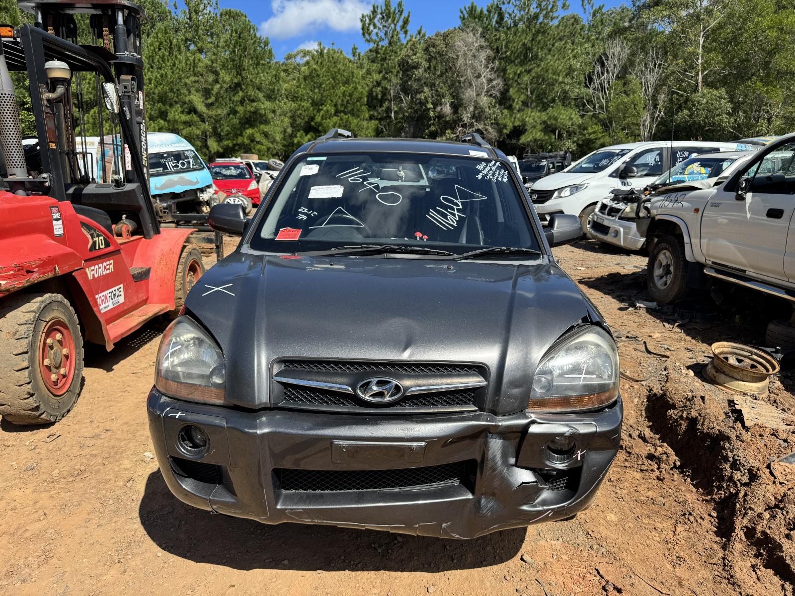 View HYUNDAI TUCSON 2009 5 Door Station Wagon Breaking