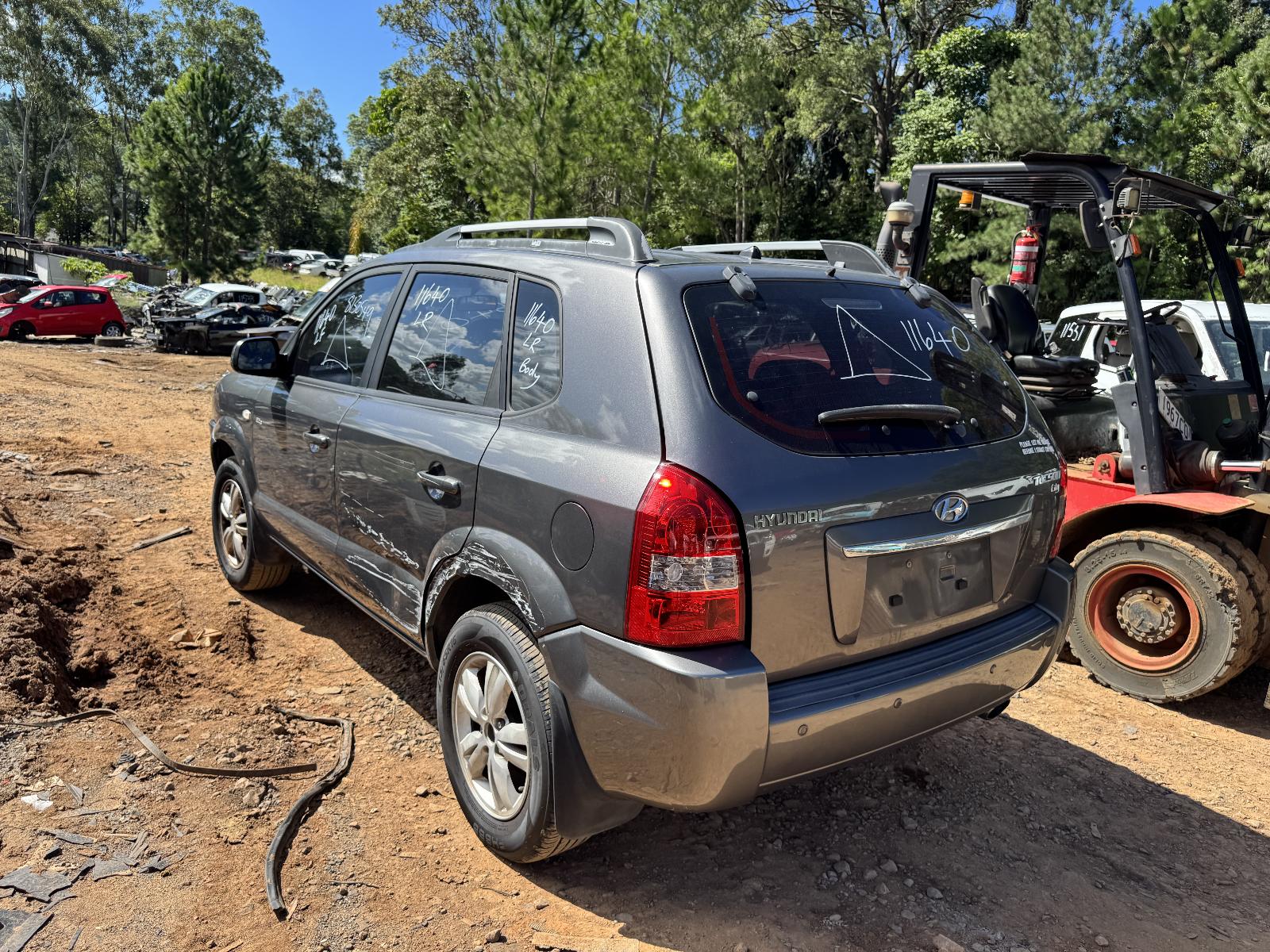 View HYUNDAI TUCSON 2009 5 Door Station Wagon Breaking