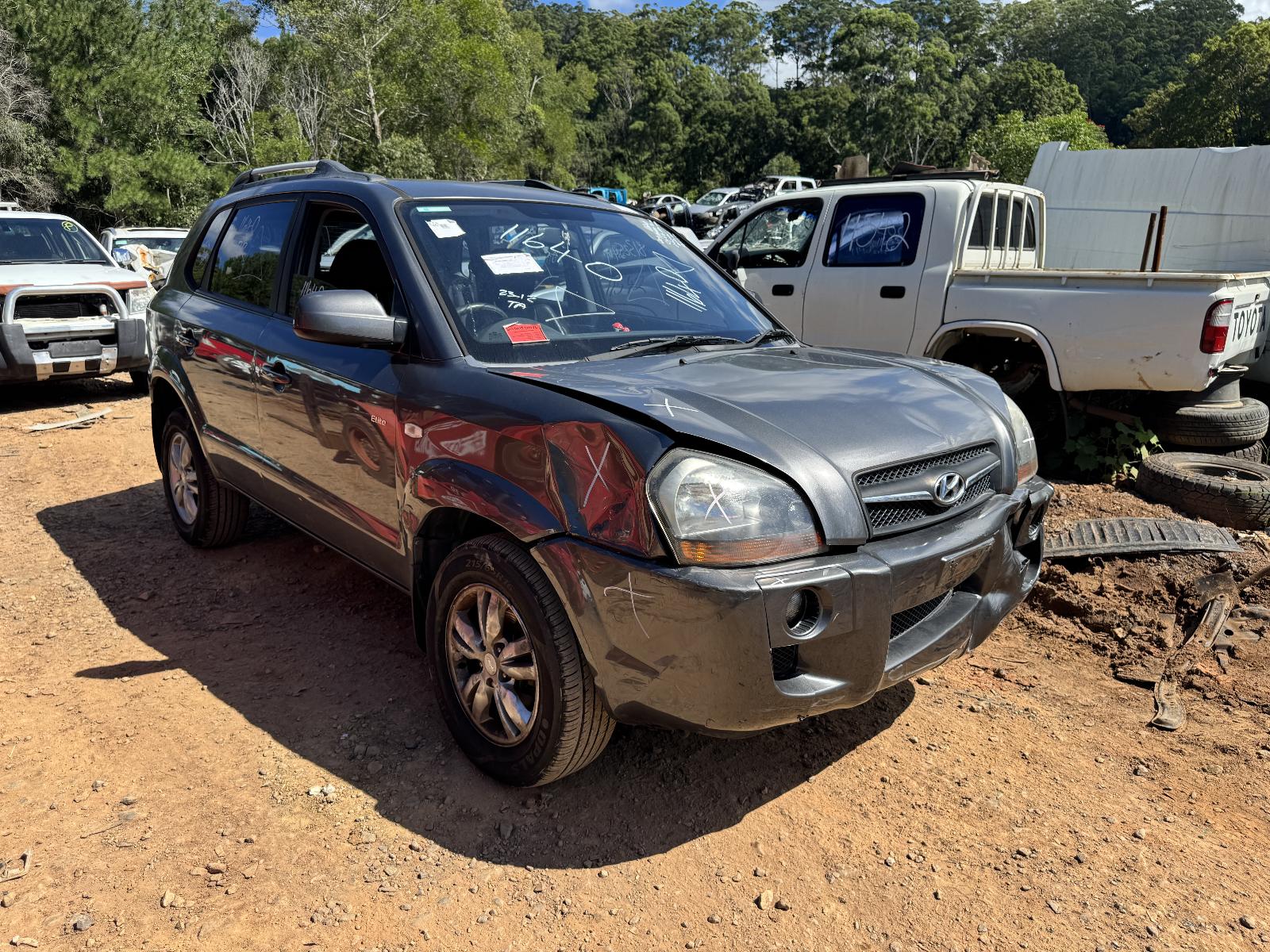 View HYUNDAI TUCSON 2009 5 Door Station Wagon Breaking
