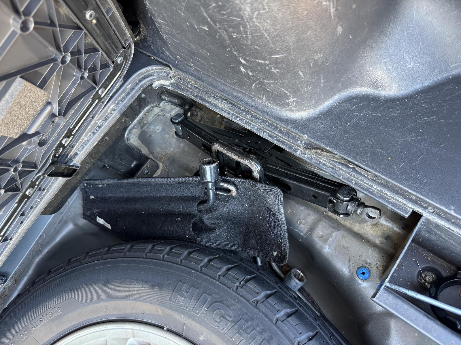 View HYUNDAI TUCSON 2009 5 Door Station Wagon Breaking