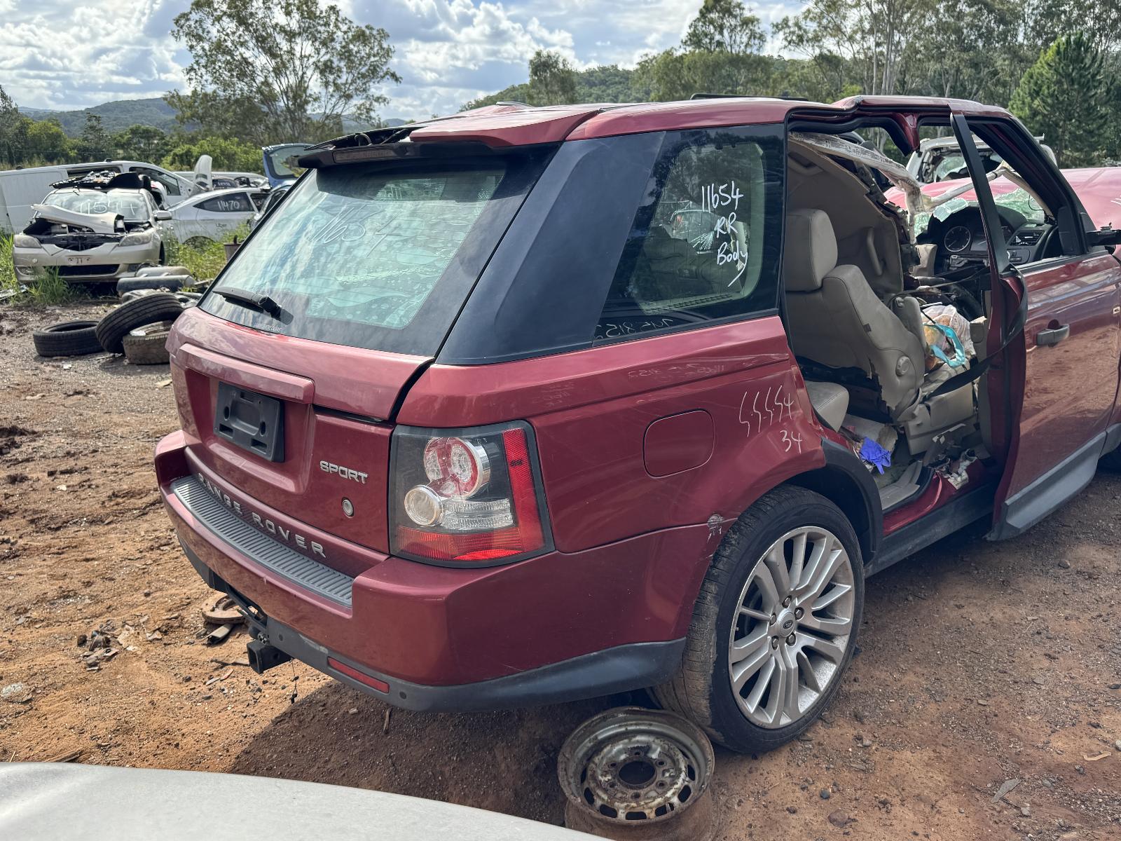 View LAND ROVER RANGEROVER SPORT 2011 5 Door Station Wagon Breaking
