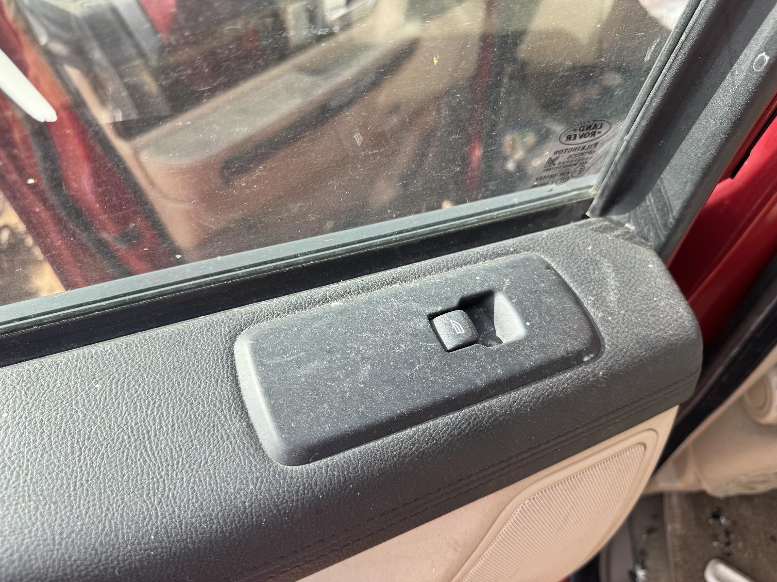 View LAND ROVER RANGEROVER SPORT 2011 5 Door Station Wagon Breaking