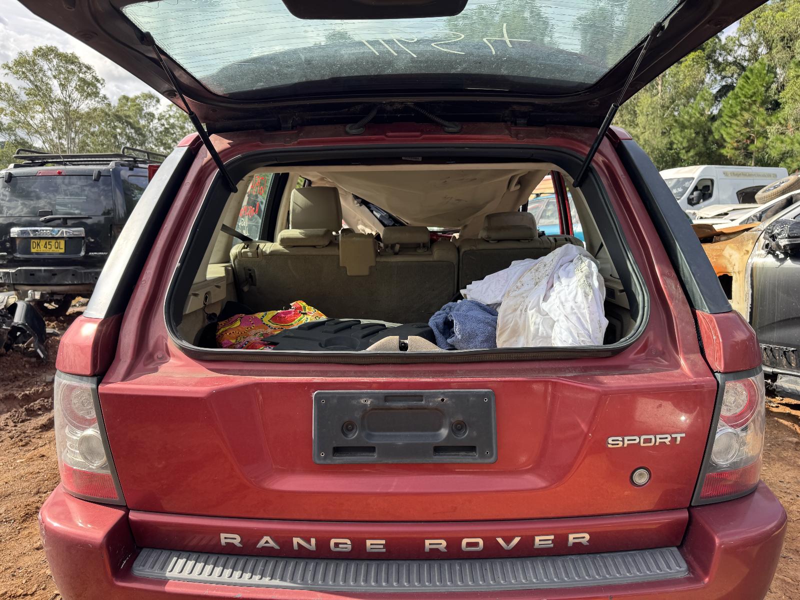 View LAND ROVER RANGEROVER SPORT 2011 5 Door Station Wagon Breaking